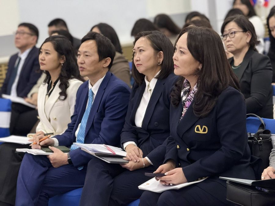 Өсвөр үеийн жирэмслэлт бууруулах шийдлийг хэлэлцэв